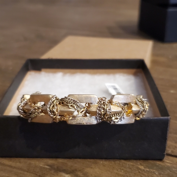 Banana Republic antique gold bangle - Picture 5 of 5